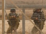 460_0___10000000_0_0_0_0_0_soldiersfencegaza