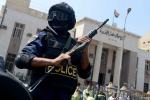egyptian-police-outside-egyptian-court-cairo