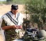 IDF+soldier+tefillin