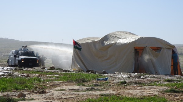 picture-skunk-water-hebronsmall-600x337