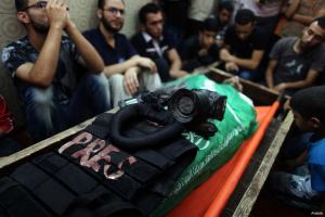 operation-protective-edge-palestinian-journalist-report-halid-ahmed-funeral-dead-killed