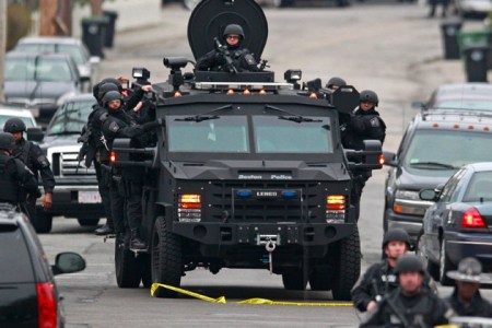 ap_boston_police_hunt_630x420_130419