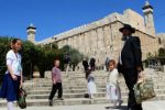 ibrahimi-mosque-cave-of-patriarchs-israeli-jews-walking-outside-of-it